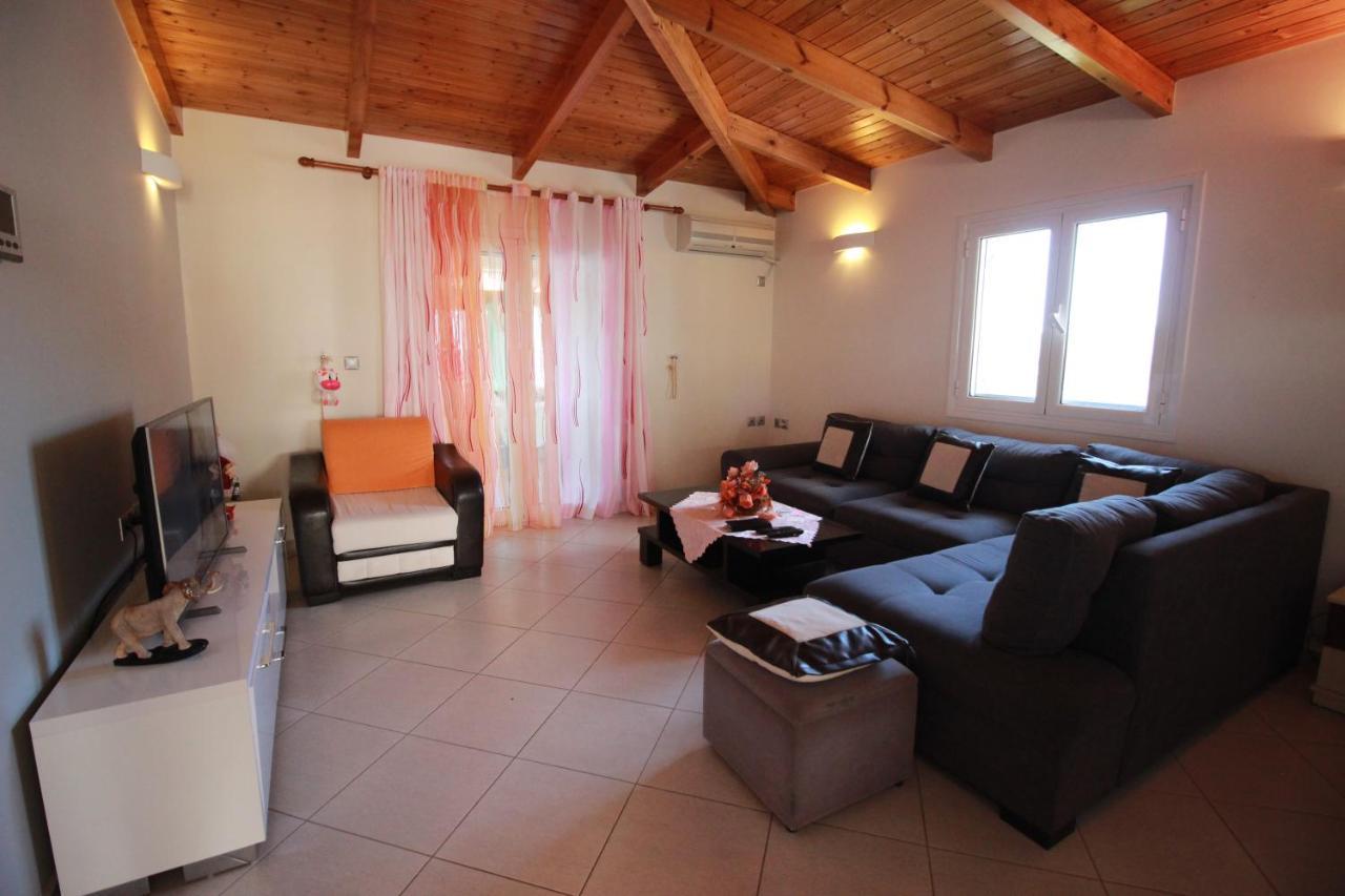 Villa Roel Sarandë Exteriör bild