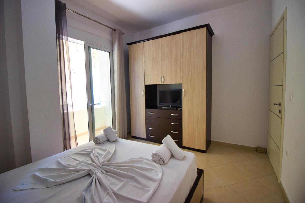Villa Roel Sarandë Exteriör bild